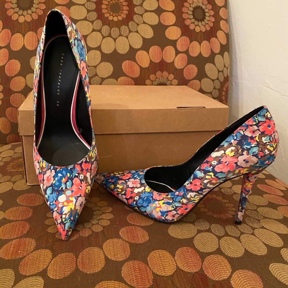 Zara pointed toe floral stilettos - Picture 3 of 3